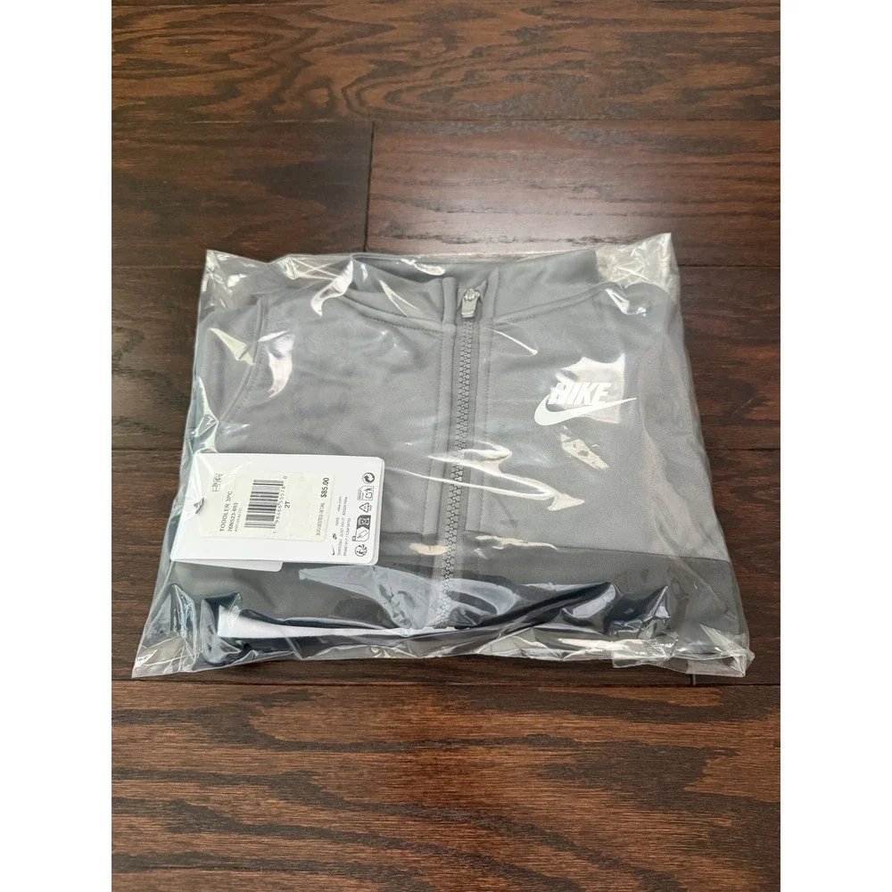 Nike toddler piece